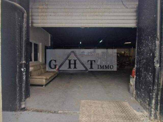 A VENDRE 220 M² ENTREPOT BUREAUX A AUBERVILLIERS — photo du bien
