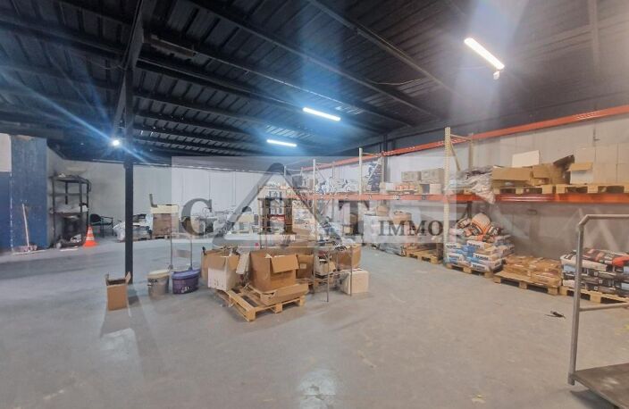 A VENDRE 220 M² ENTREPOT BUREAUX A AUBERVILLIERS — photo 2