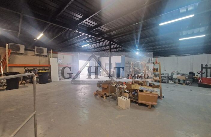 A VENDRE 220 M² ENTREPOT BUREAUX A AUBERVILLIERS — photo 4