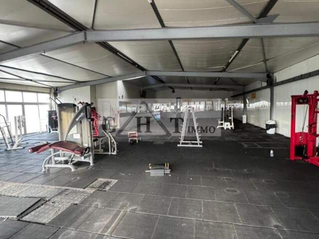 Local ERP 780 m² – À louer A Neuilly Sur Marne — photo du bien