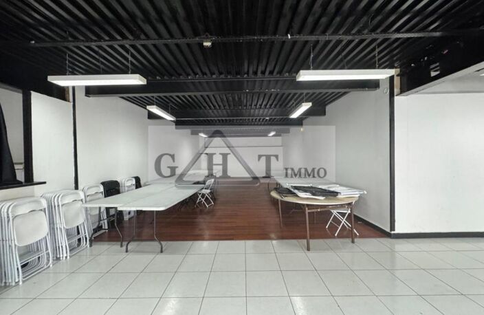 Local ERP 780 m² – À louer A Neuilly Sur Marne — photo 3