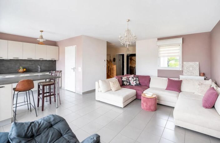 Maison de 4 pièces de 82 m² à Carbon-Blanc — photo 2