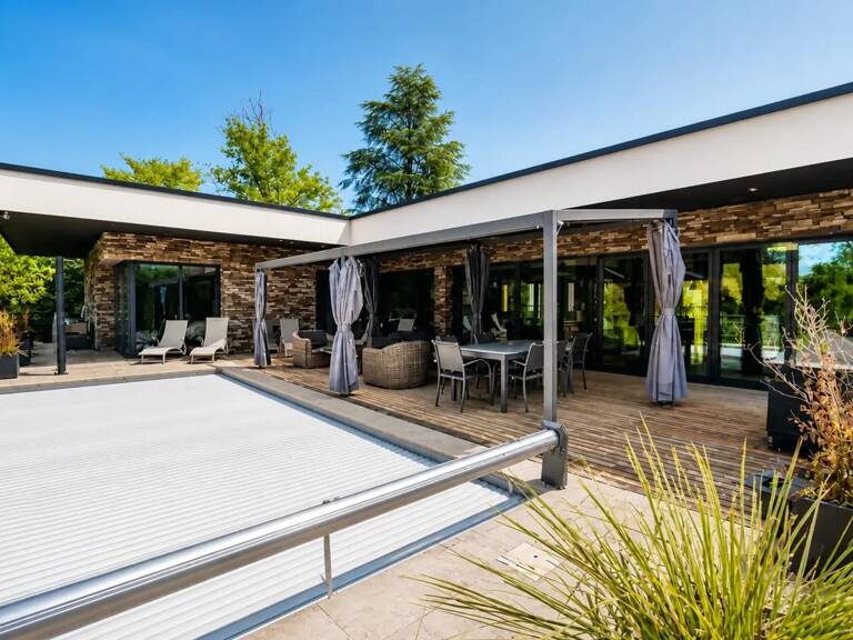 Maison de 7 pièces de 360 m² à Moncourt-Fromonville — photo 1
