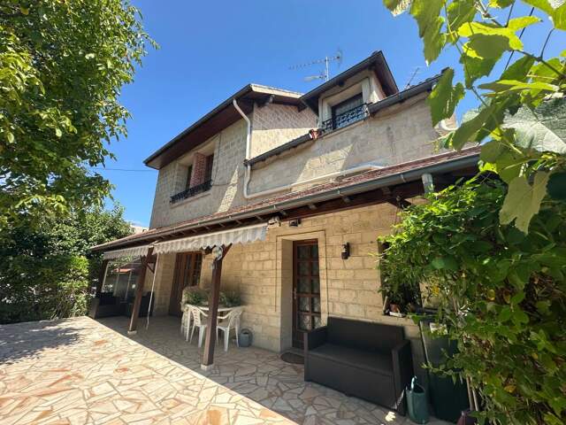 Maison À Vendre — photo du bien