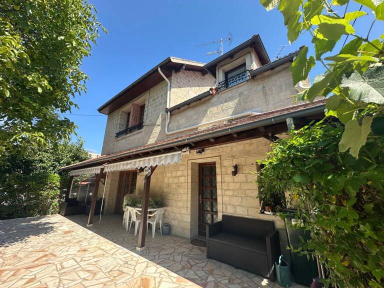 Maison À Vendre — photo 1
