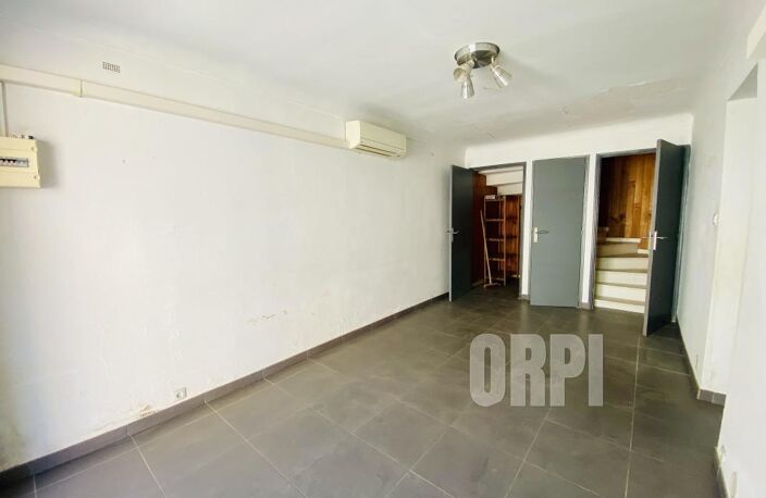 En exclusivité maison de ville à rénover - Monteux proche des commerces ! — photo 3