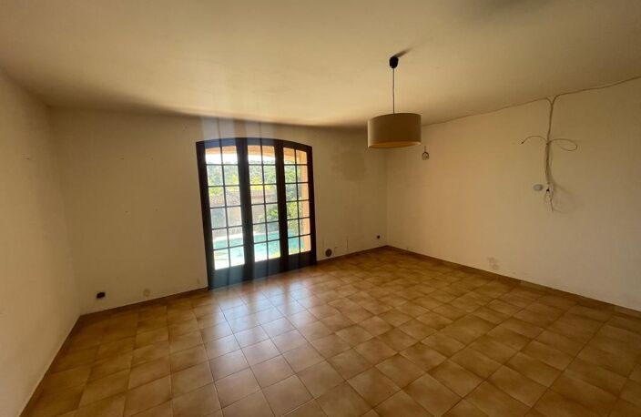 A VENDRE LA SEYNE SUR MER 83500 GRANDE MAISON FAMILIALE AVEC PISCINE  GARAGE — photo 4