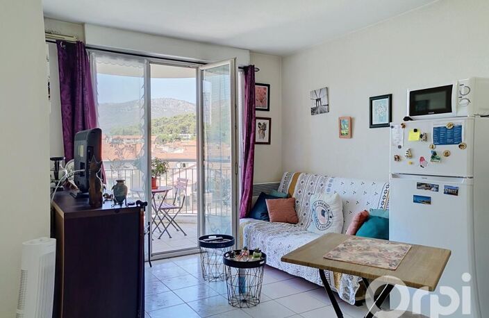 à vendre sur TOULON OUEST Appartement de type 2 avec balcon et parking privé en sous sol — photo 3