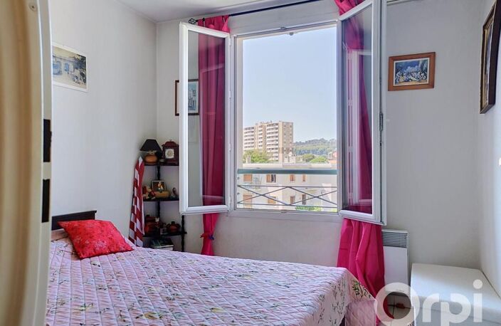 à vendre sur TOULON OUEST Appartement de type 2 avec balcon et parking privé en sous sol — photo 4
