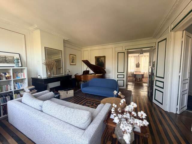Appartement À Vendre — photo du bien