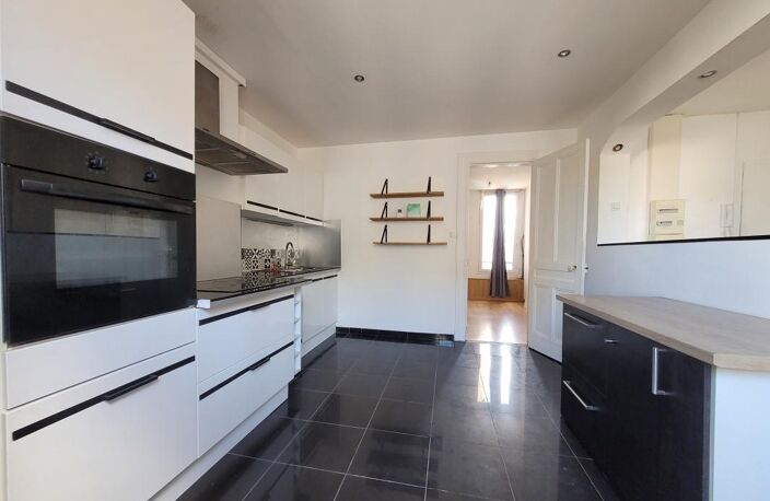 Appartement À Vendre en centre ville — photo 2