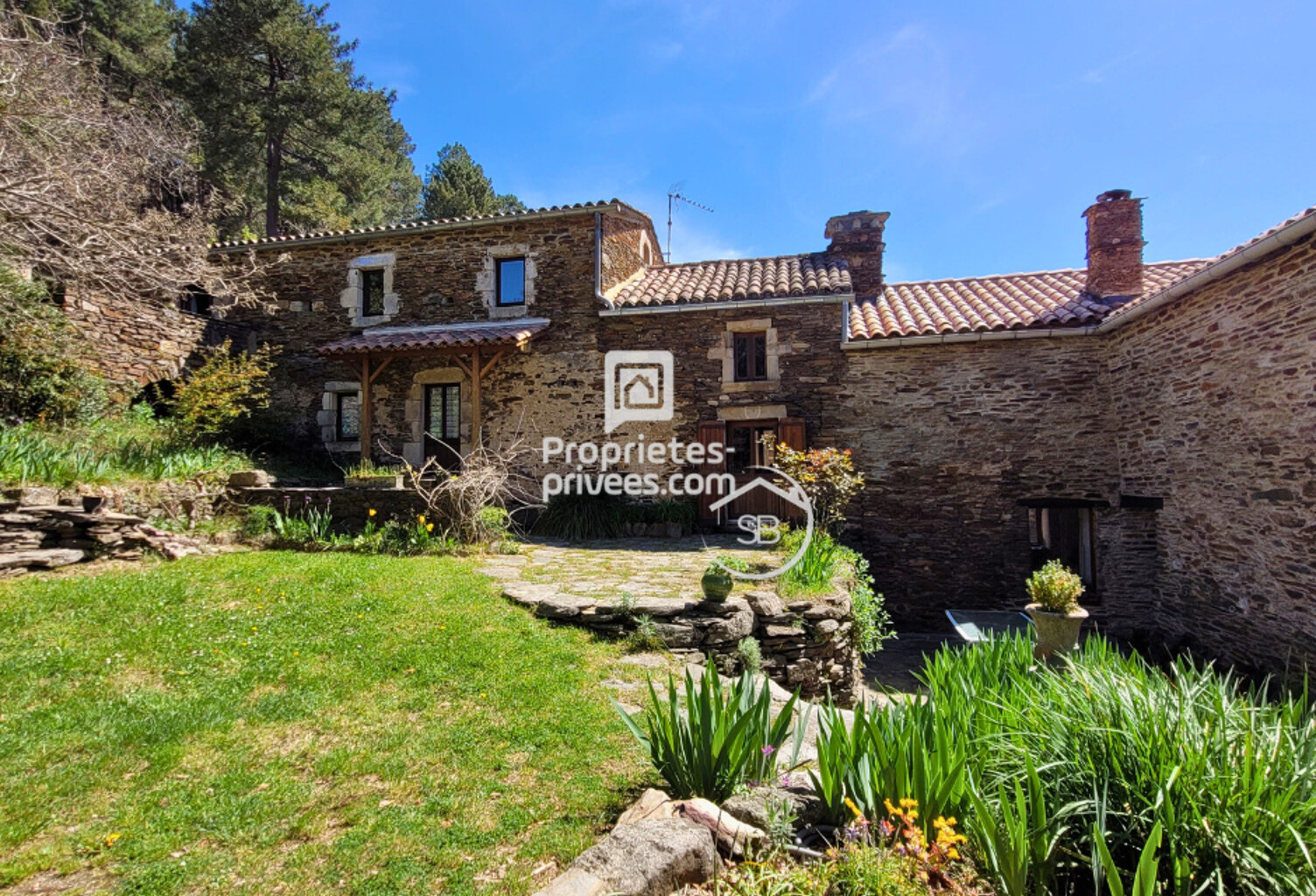 Mas  typiquement cévenol - Malbosc (limite Gard/Ardèche) 215 m² | 8 pièces | Terrain  17 497 m²| Piscine — photo 1