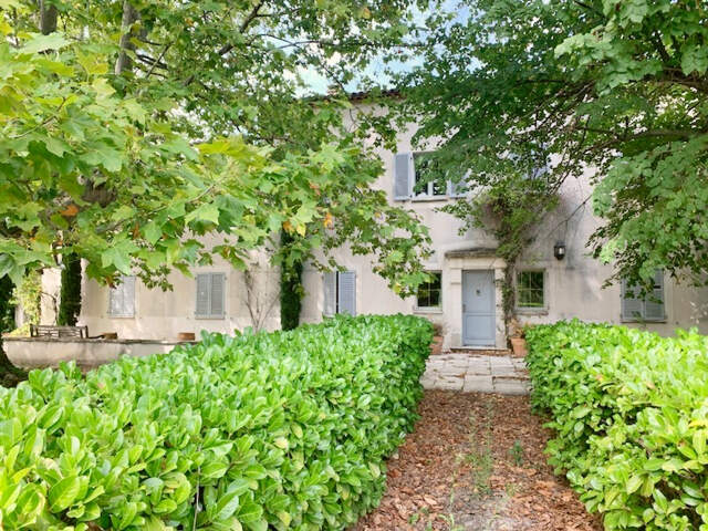 Maison Caumont Sur Durance 8 pièce(s) 248 m2 — photo du bien