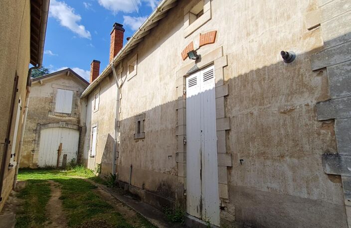 24400  Mussidan Maison  style année 30 proche centre ville.  5 pièces 135 m2 dépendance et jardin — photo 2