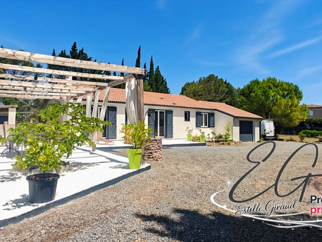 Villa de plain pied, 3 Chambres, Garage, Terrasse, Plus de 3 200 m² de terrain — photo du bien