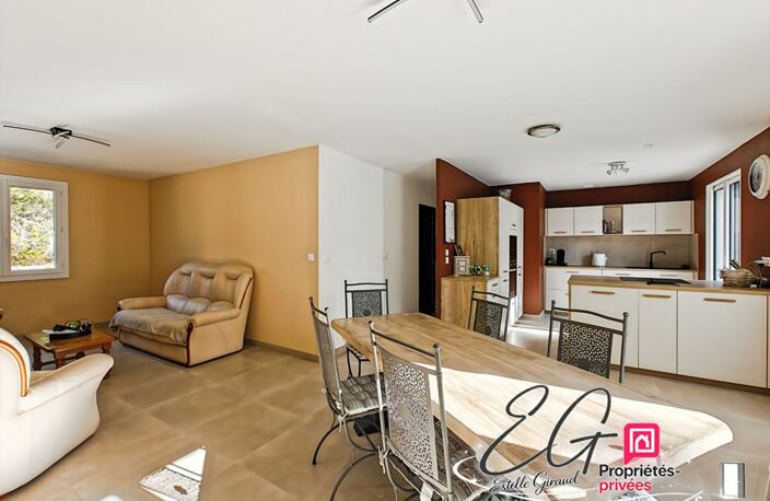 Villa de plain pied, 3 Chambres, Garage, Terrasse, Plus de 3 200 m² de terrain — photo 4