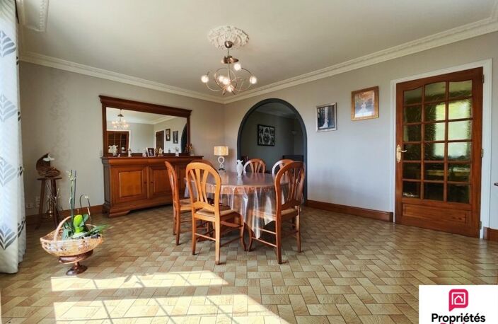 MAISON SUR SOUS-SOL 113 m² - 3 CHAMBRES - GARAGE ET JARDIN ET DEPENDANCES — photo 3