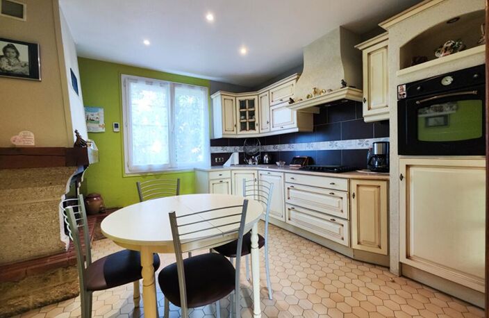 MAISON SUR SOUS-SOL 113 m² - 3 CHAMBRES - GARAGE ET JARDIN ET DEPENDANCES — photo 5