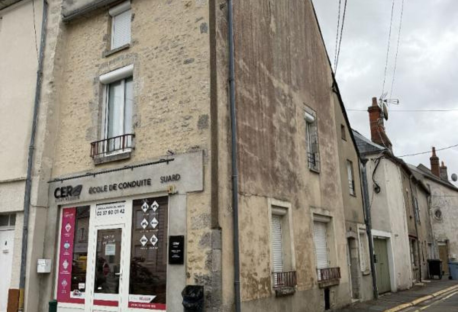 Immeuble avec local commercial et appartement de 3 pièces indépendant — photo 1