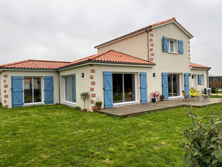 MAISON RECENTE A PRÉFAILLES A 400 MÈTRES DE LA MER — photo 1