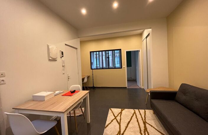 Appartement T2 rénové et meublé proche universités, gare et centre ville — photo 2
