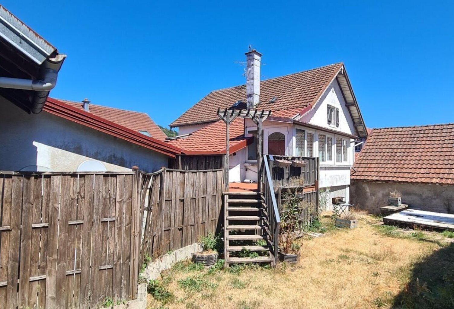 Appartement, 4 chambres, terrasse, jardin, garage et maisonnette — photo 1