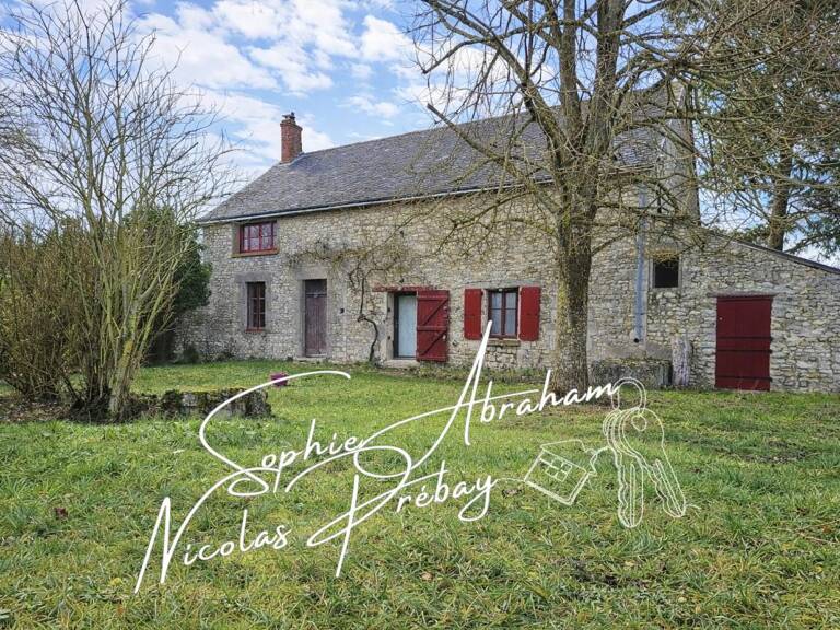 Maison à rénover avec grange attenante et grand terrain — photo 1