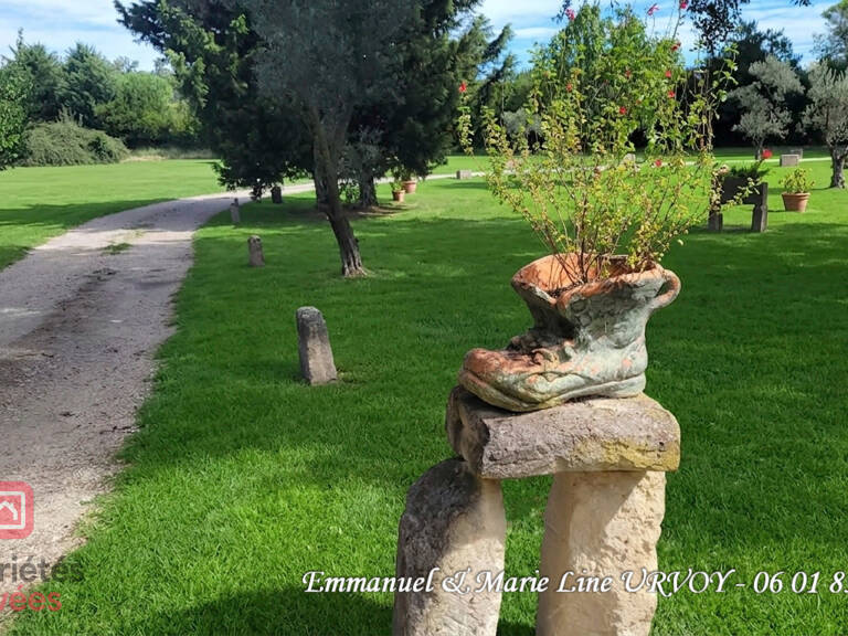 15 Kms de Saint Rémy de Provence- Secteur Montagnette - Propriété 323 m² avec plus de 2ha de terrain — photo 1