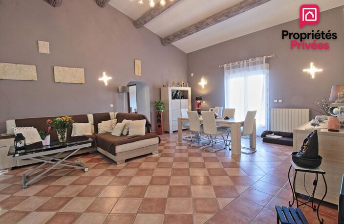 15 Kms de Saint Rémy de Provence- Secteur Montagnette - Propriété 323 m² avec plus de 2ha de terrain — photo 2
