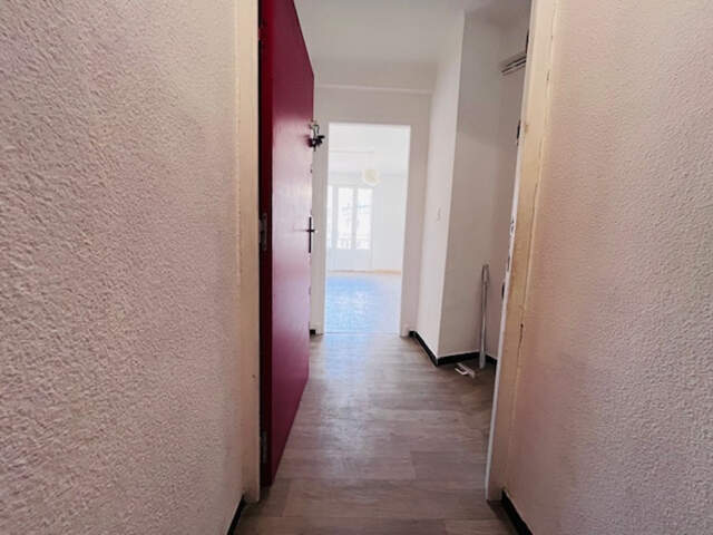 Charmant appartement de type T3  de 68 m² au 2 ème étage avec ascenseur et balcon — photo du bien