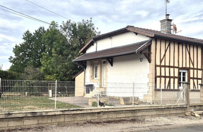 Ravissante Maison Individuelle en colombage, de Charme ou de Caractère de 116 m² Rénovée avec Cour, Terrasse, Appentis, Buanderie, Cave voutée et Terrain Clos et Arboré de 749 m² — photo 2