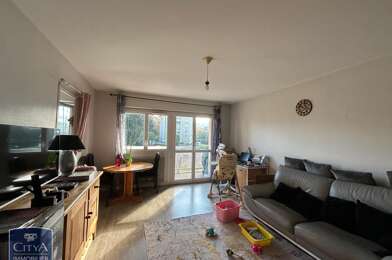 Appartement 3 pièces 810 €