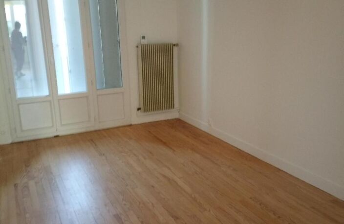 Location appartement 3 pièces 56 m² à Saint-Étienne (42100) — photo 3