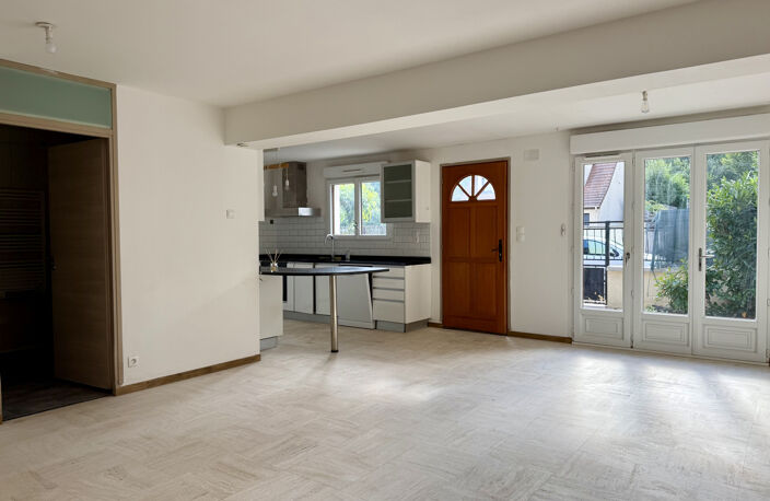 Dans une maison, 3 pièces 70m2  avec espace extérieur et sta — photo 2
