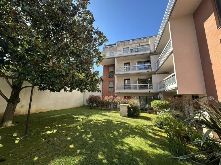 BUSCA - T3 Meublé de 65m2 avec terrasse et parking en sous-s — photo 1