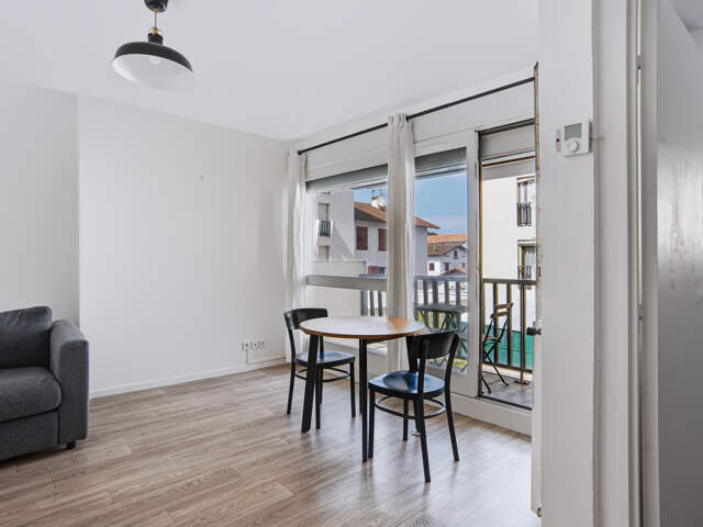 Appartement de type 2 avec balcons, en excellent état à deux — photo du bien