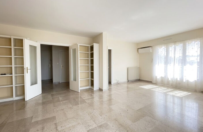 Nîmes Costiere   T5 traversant 112 m2 + garage, parking, cav — photo 2