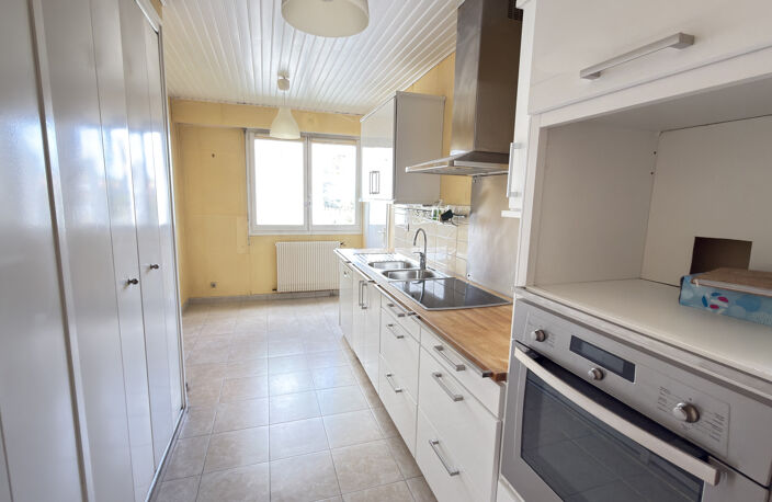Nîmes Costiere   T5 traversant 112 m2 + garage, parking, cav — photo 4