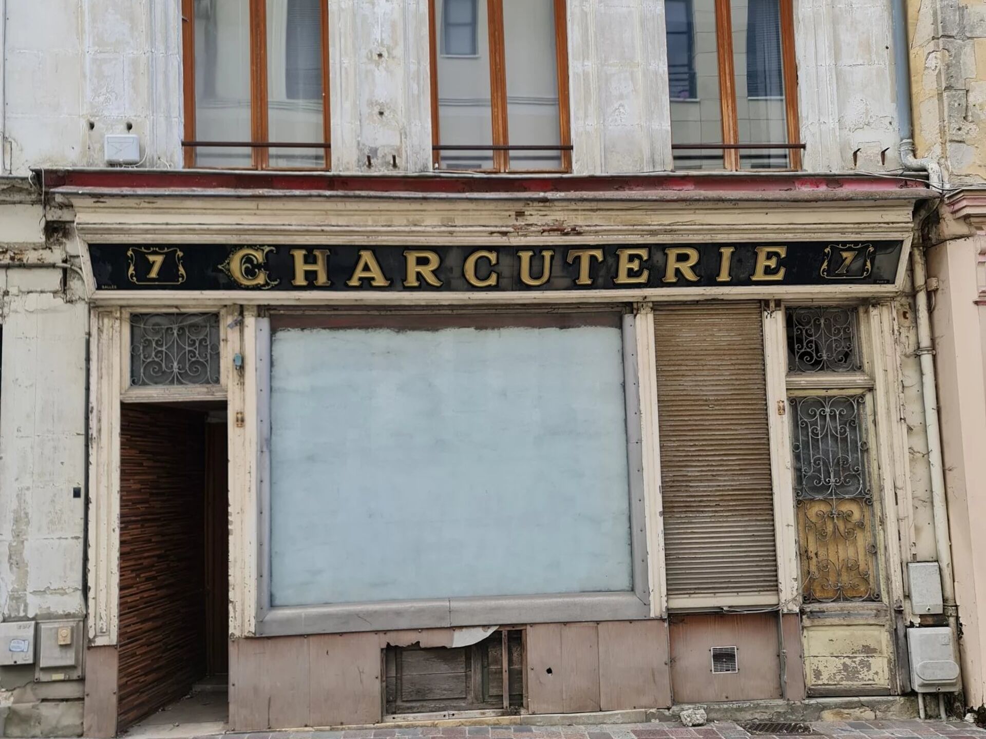 Local commercial 1 pièce 64 m² · à Laon · 64 m² · 16 500 €