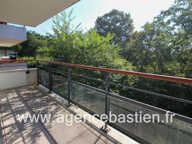 GEX   T2 rénové de 39 m2 avec balcon, piscine et 2 parkings — photo 2