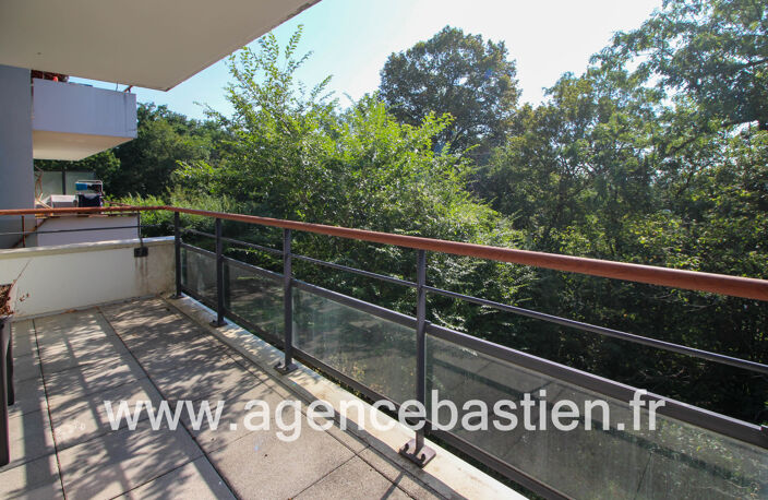 GEX   T2 rénové de 39 m2 avec balcon, piscine et 2 parkings — photo 2