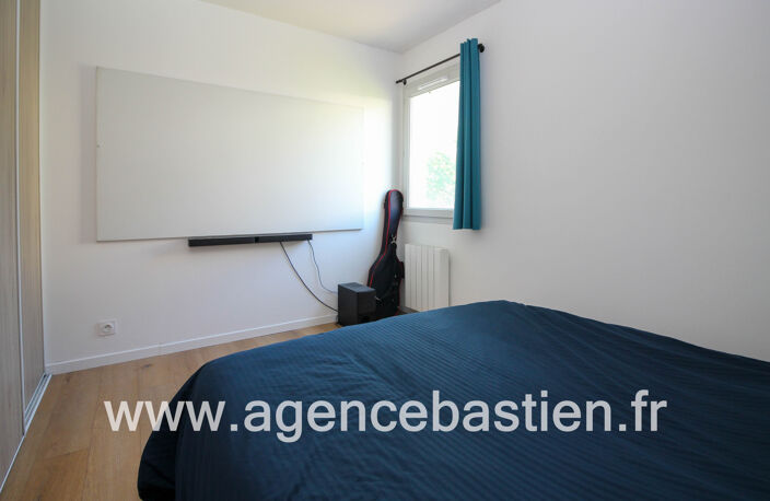 GEX   T2 rénové de 39 m2 avec balcon, piscine et 2 parkings — photo 4