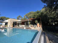 NIMES TOUR MAGNE Villa de 155 m2 avec piscine et studio de 3 — photo 2