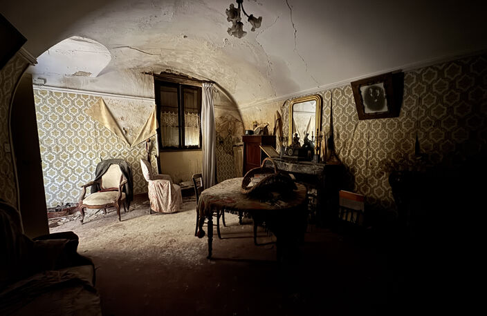 Maison de village de caractère avec cour, terrasse et dépend — photo 5