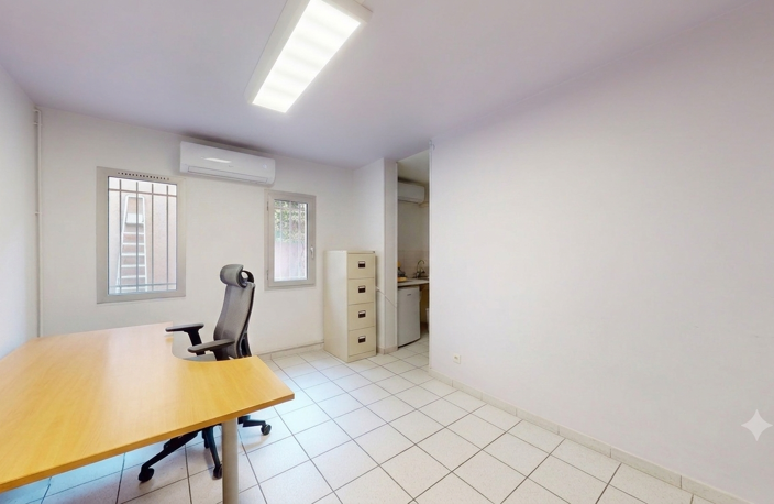 A vendre local d'activité + Appartement — photo 4