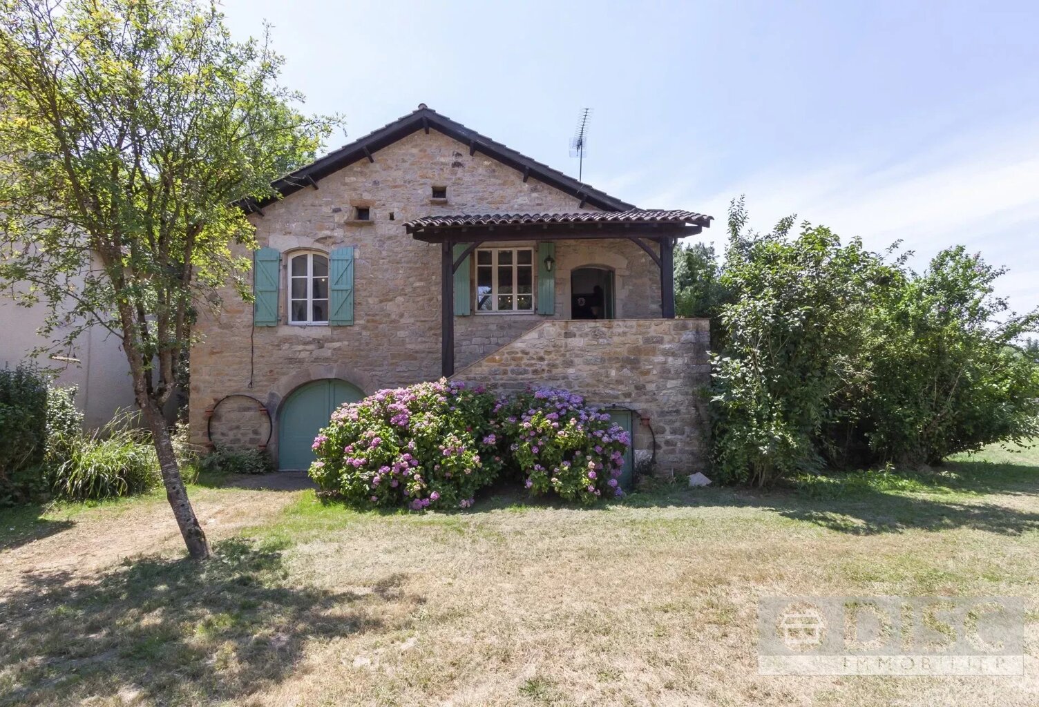 Charmante maison en pierre avec terrasse et jardin — photo 1