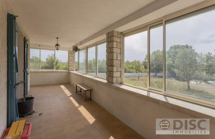 Vaste propriété de plus de 500 m² avec jardin clos et nombreuses possibilités. — photo 4