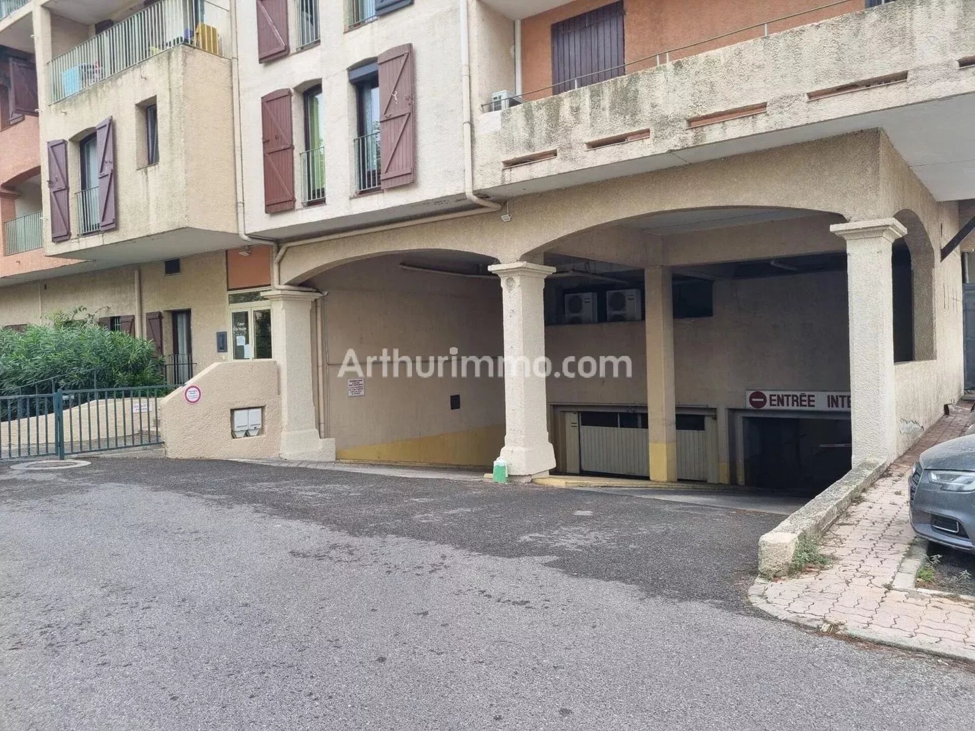 Parking 1 pièce 12 m² · à Sainte-Maxime · 12 m² · 123 €/mois