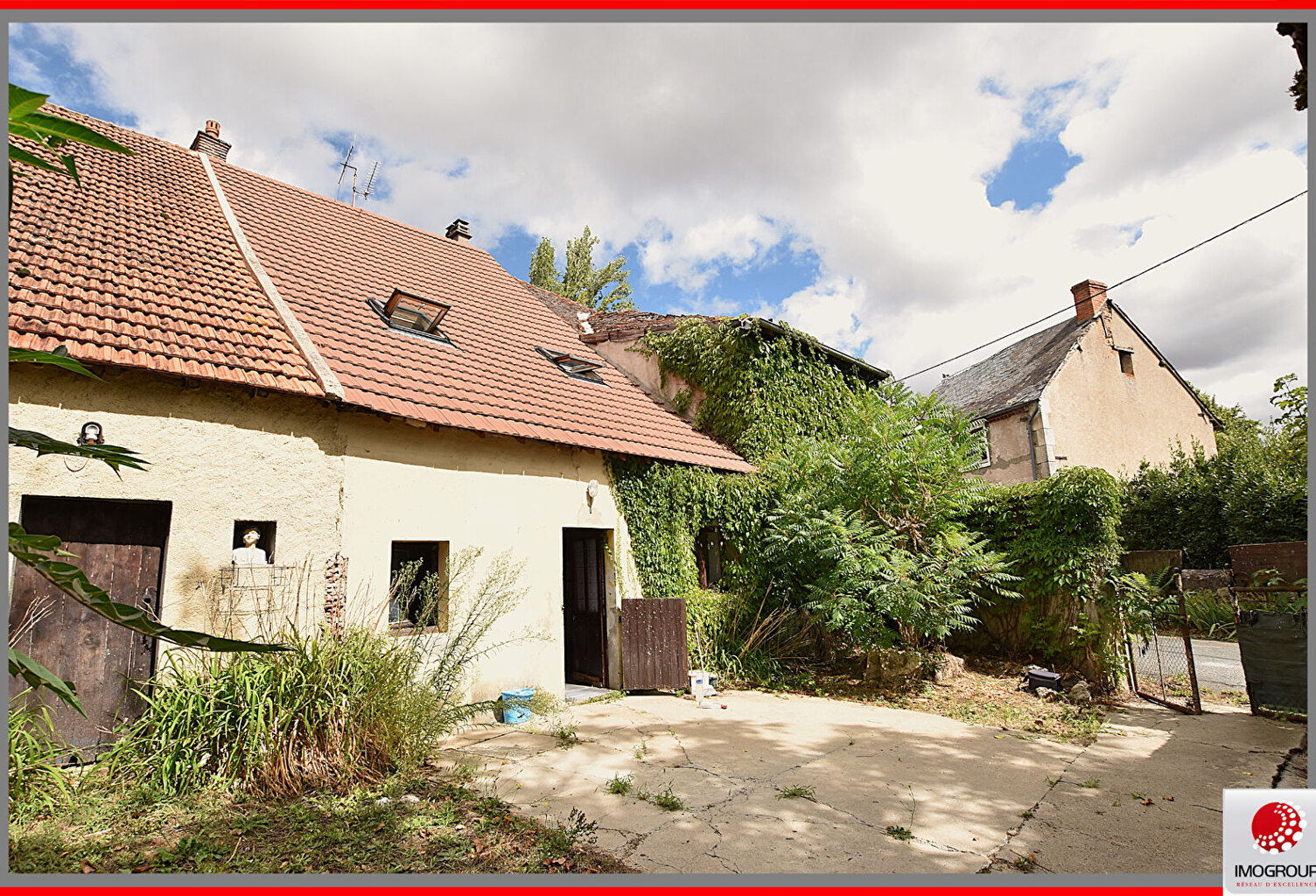 SAINT-GÉRAND-LE-PUY / ENSEMBLE IMMOBILIER 193 M² — photo 1