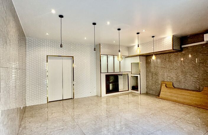 Vente Boutique/Local commercial 60 m&sup2; — photo 2